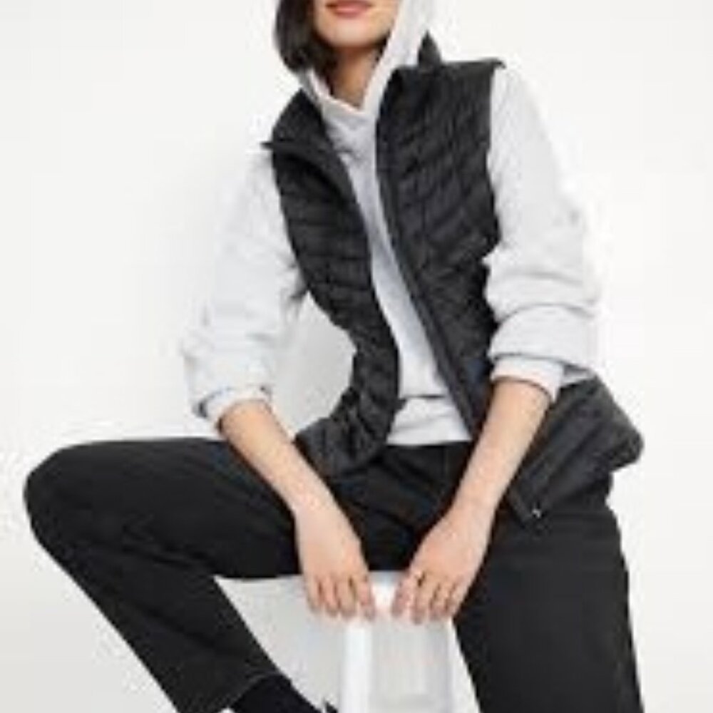 GAP Black Narrow‎ Channel Puffer Vest - SZ S